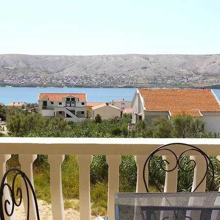 Luka Apartment *