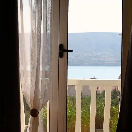 Apartment Luka *