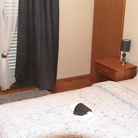 Luka Apartment Pag Town
