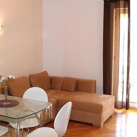 Luka Apartment