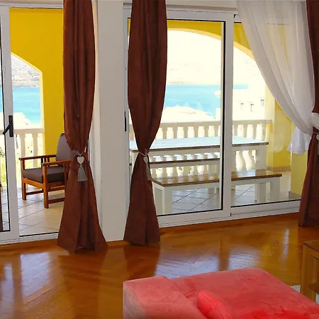 Luka Apartment