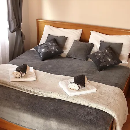 Apartament Luka *