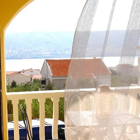 Luka Apartment Pag Town