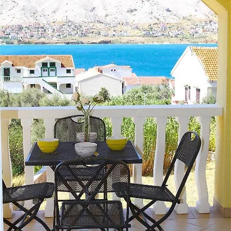 Luka Apartment Pag Town