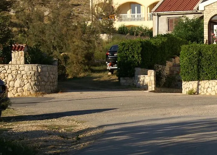 Luka Apartamento Pag Town